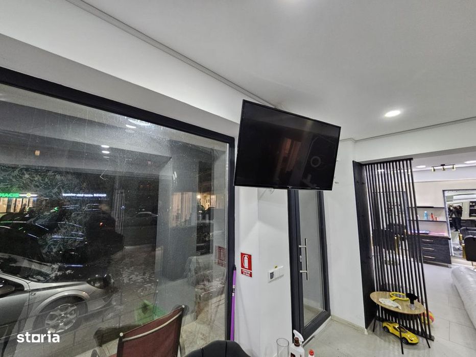 Spatiu comercial, 102 mp, salon de infrumusetare complet echipat