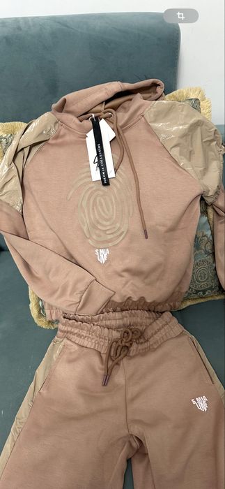 Продам спортивный костюм