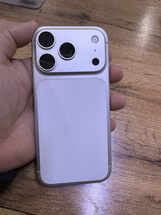 IPhone 17 Pro с гарантией