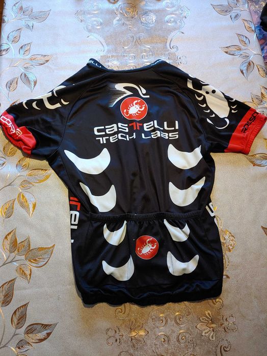 Set: Tricou Ciclism CASTELLI Rosso Corsa – Maratona dles Dolomites + Pantaloni Ciclism CASTELLI Rosso Corsa – Bib Shorts Profesionali