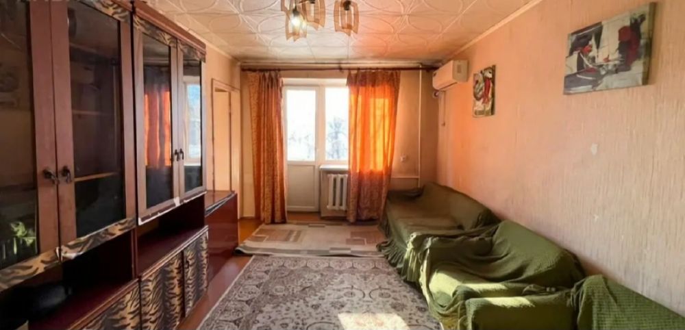 продам 3-х ком. 56в. центр 2-этаж