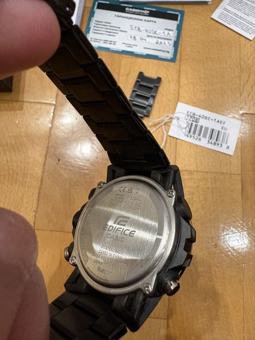 Продавам часовник Casio Edifice ECB 40