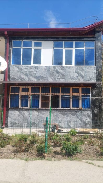 Уй сотилади 3-хоналик кирпичный 70 квадрат!