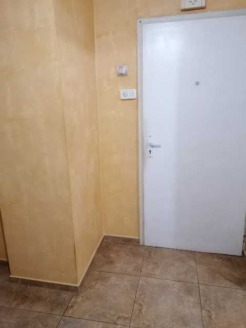 Продава се Четиристаен апартамент в Търговище, Център - 109 кв.м за 1324 €/кв.м - Снимка #11