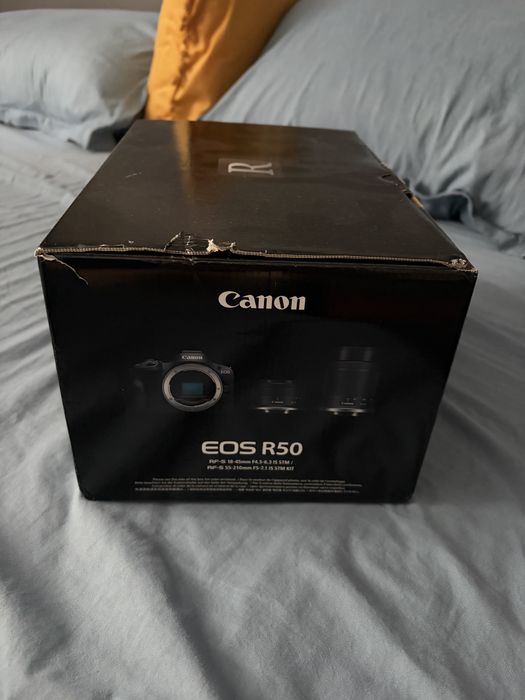 Mirrorless Canon EOS R50 kit Obiectiv 18-45mm si 55-210mm