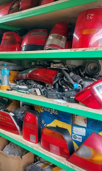 Распродажа задних фонарей