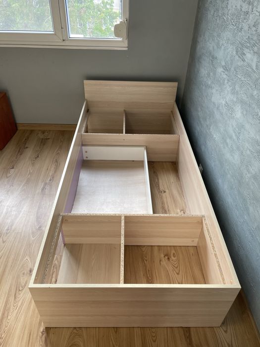 Единично легло 200/90см