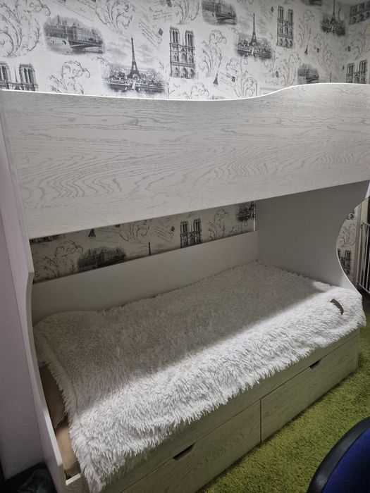 Продам двухярусную кровать