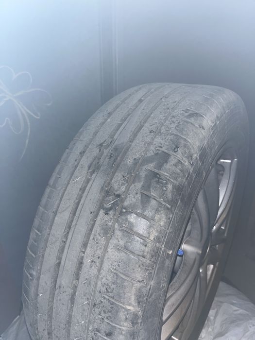 Летни гуми и джанти 18 цола за црв хонда .Първи собственик