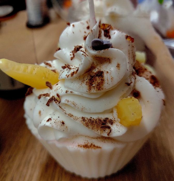 Свещи, фигури от восък