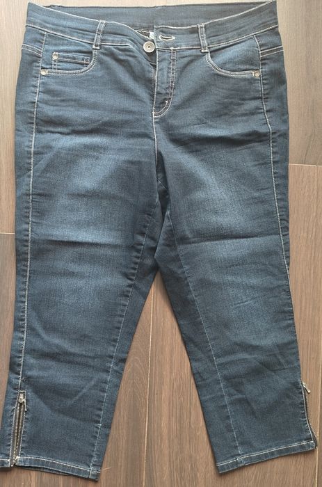 Blugi dama tip jeans trei sferturi