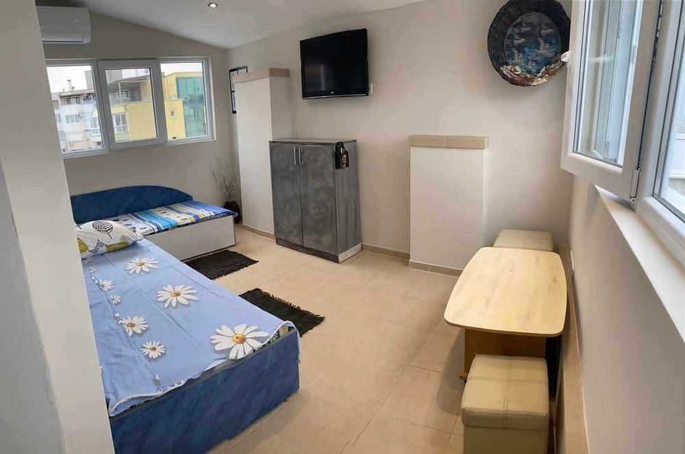 Дава се под наем Многостаен апартамент в Бургас, Лазур - 100 кв.м за 561 € - Снимка #9