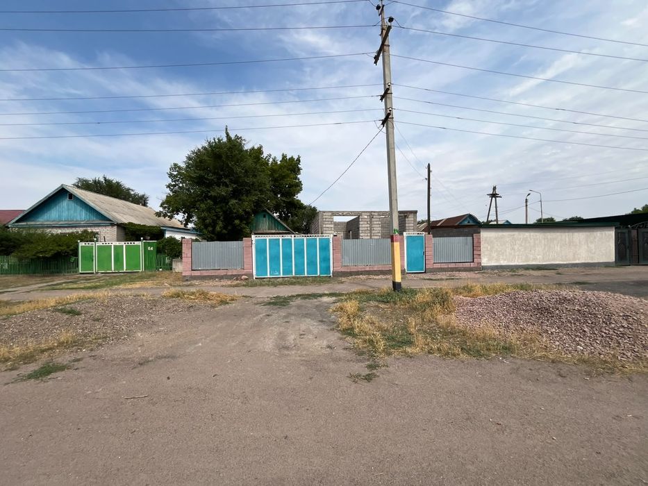 Төле би ауылында 2 бөлмелі үй сатылады