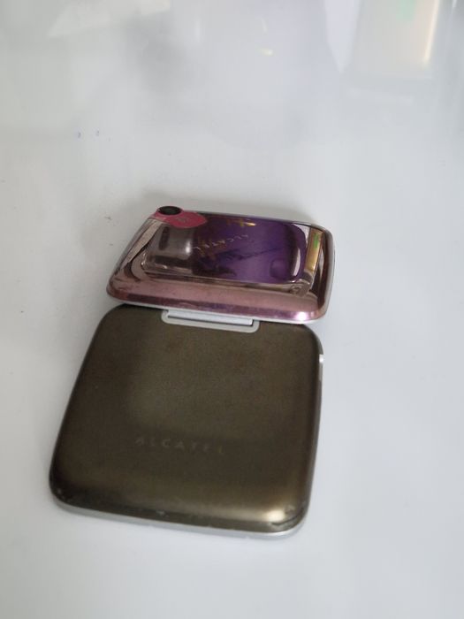 Telefon ca o cutie de farduri, Alcatel
