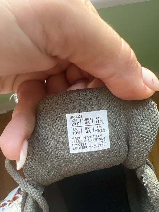 Маратонки ASICS номер 46