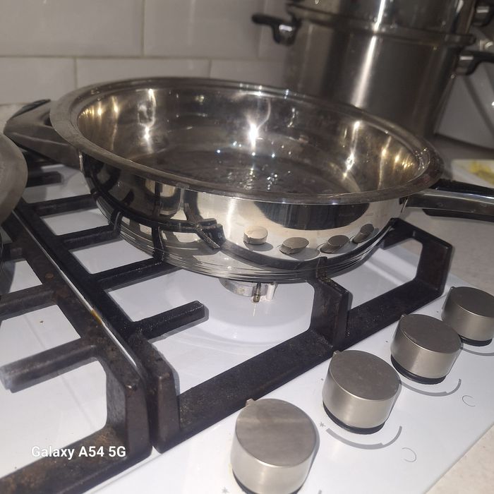 Срочно продам набор  кастрюли и сковороду Solingen