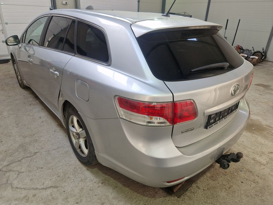 Dezmembrez Toyota Avensis T27 2.0 126 cp 1CD-FTV