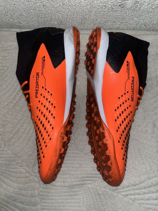 Оригинальные сороконожки adidas predatorTF