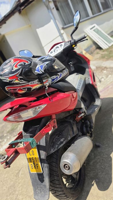 Scuter Peugeot 50cc 2004 16,000KM!
