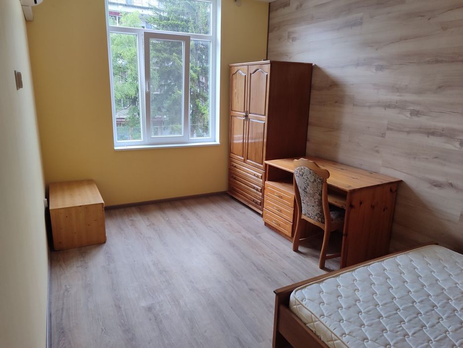 Дава се под наем Двустаен апартамент в Кюстендил, Център - 67 кв.м за 204 € - Снимка #2