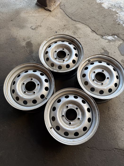 Диски на ниву R16