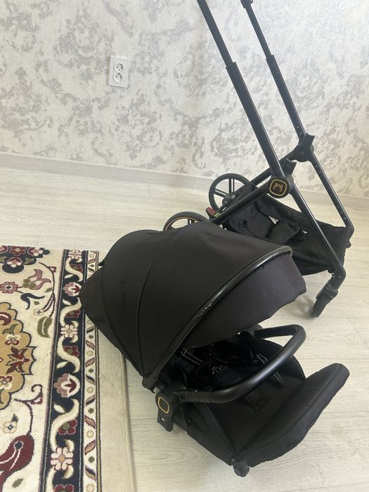 Коляска прогулочная