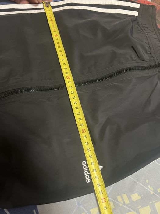Fusta adidas cu fermoar.