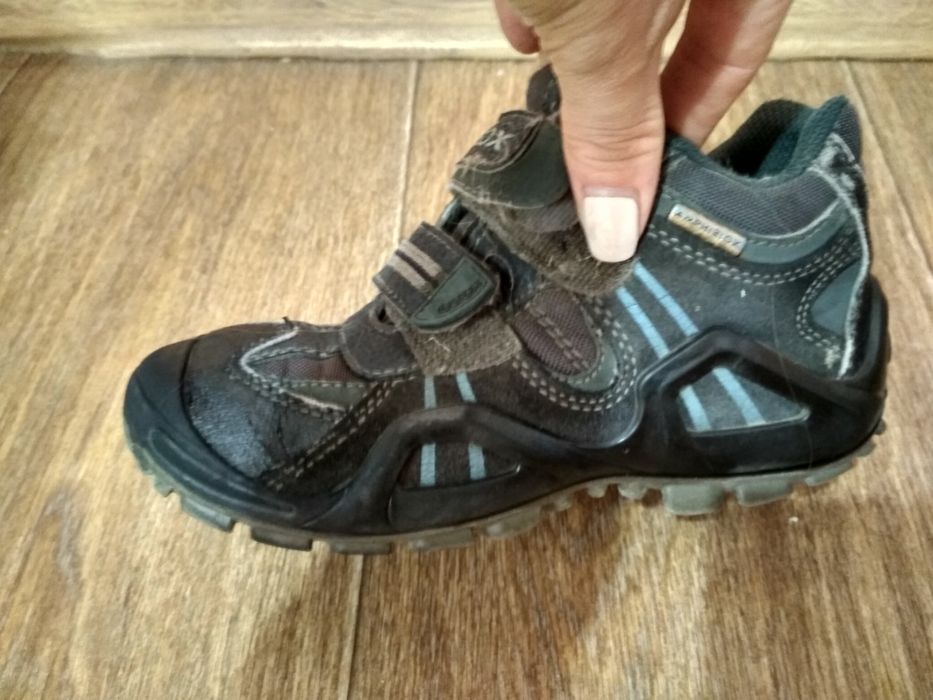 Продам ботинки кроссовки geox 30 размер