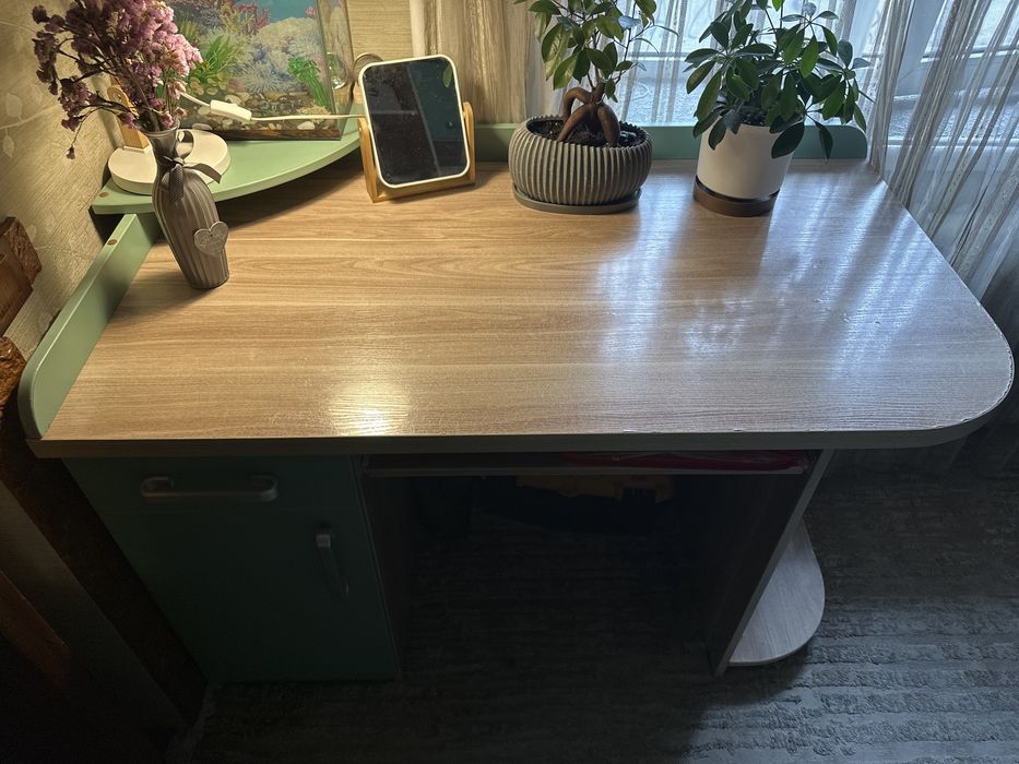 Письменный стол!