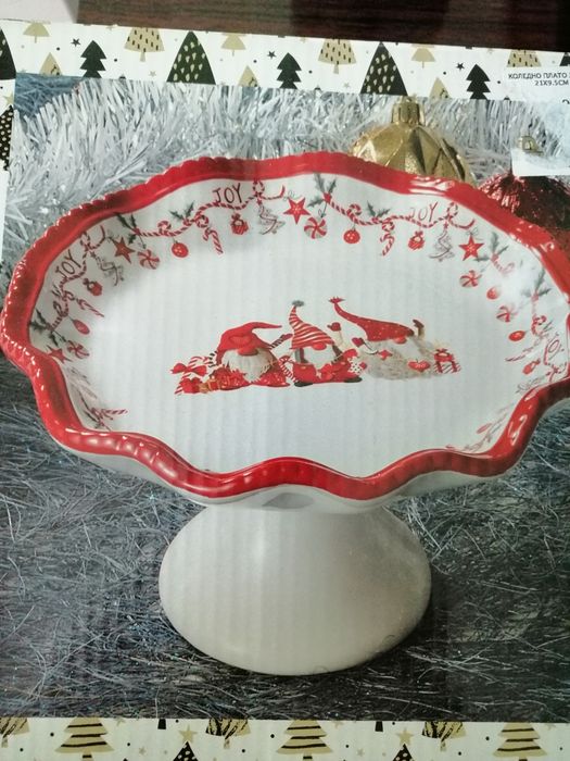 Порцеланово плато за сладки