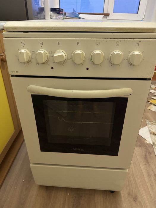 Продам электрическую плиту за 5000