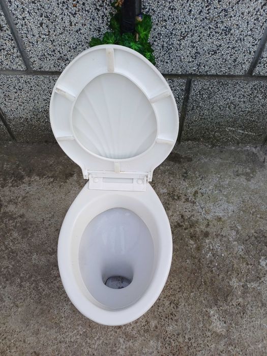 Тоалетна с авт.казанче