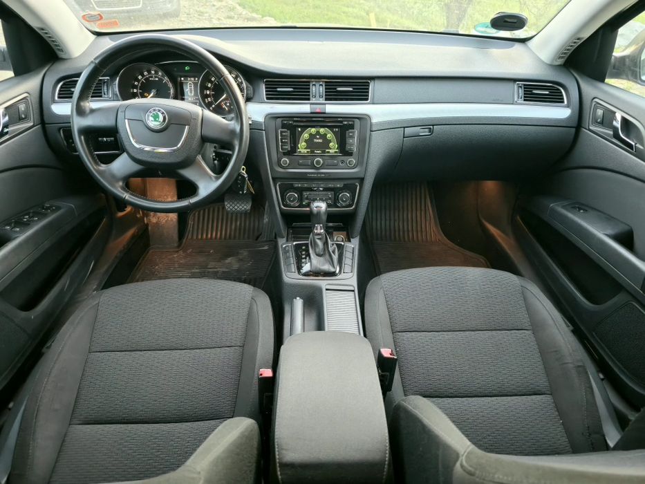 Skoda Suberb 2.0 tdi DSG 140 cp an 2011