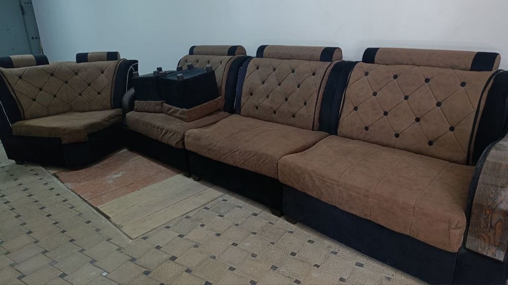 Ugalok divan sotiladi