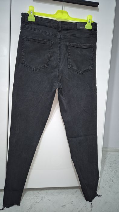 Blugi negri Stradivarius elastici, mărime 42