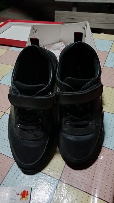 Продам Кожаные кроссовки