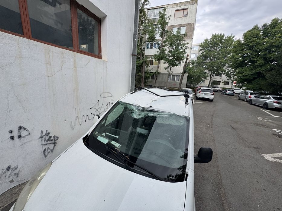 Peugeot partner 2011 3 locuri