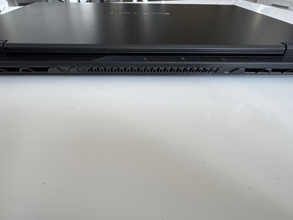 Геймърски лаптоп - Gigabyte A16 Gaming