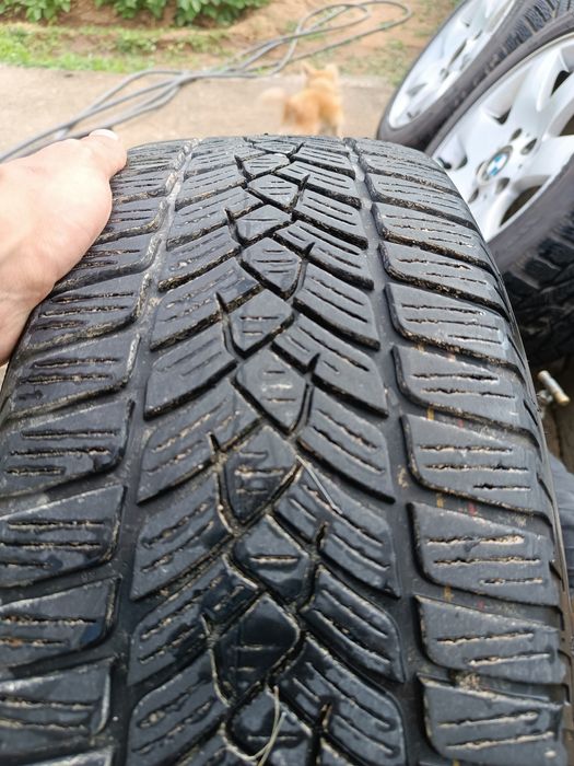 Зимни гуми с джанти за БМВ.