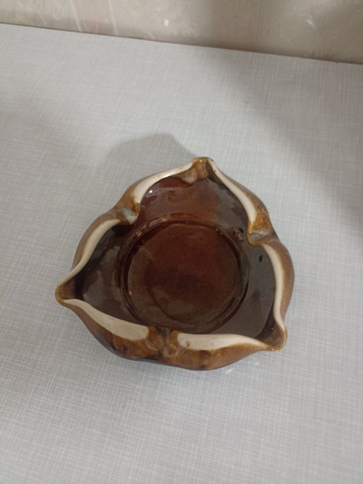 Продам керамическую пепельницу