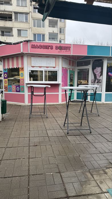 Преодстъпва се работещ ,оборудван павилион за бързо хранене