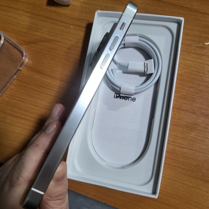 Продам Айфон xr в 16корпусе