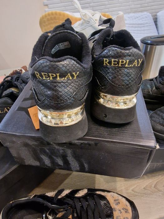 Продавам Дамски Спортни Обувки