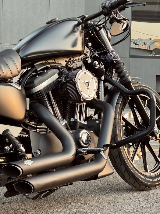 Harley Davidson Sportster XL883N Iron
