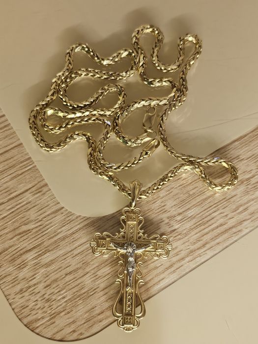 Золотые ювелирные изделия