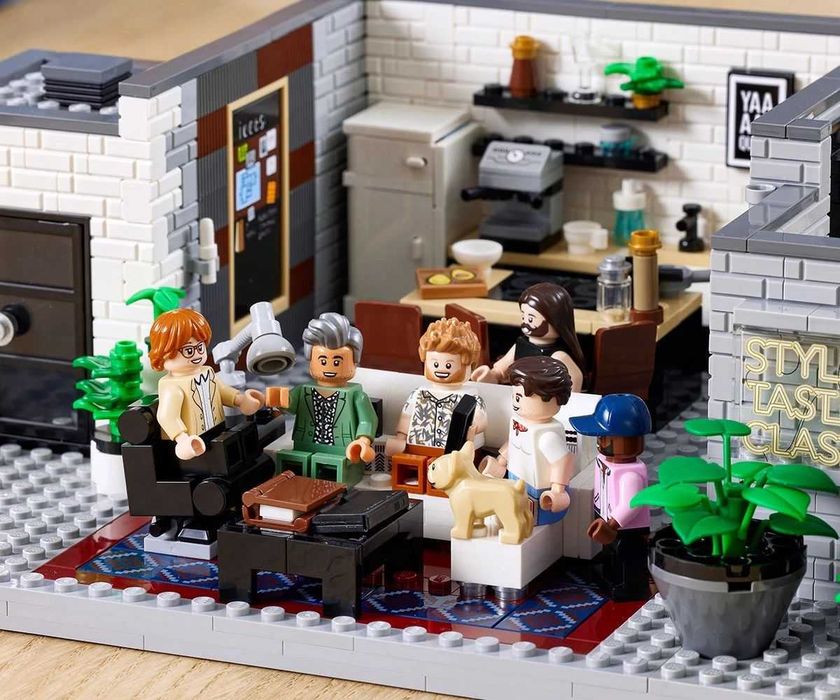 LEGO Icons 10291 Queer Eye, Апартаментът на The Fab 5
