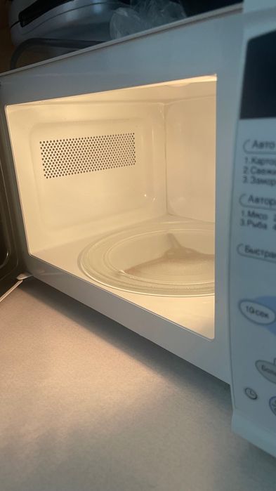 Продам микроволновку LG