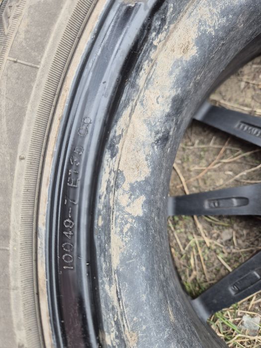 Диски с резиной.