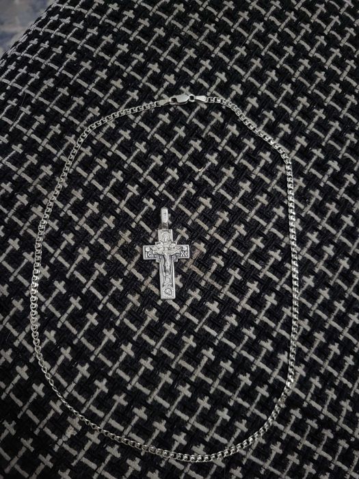 Цепочка и нательный крест