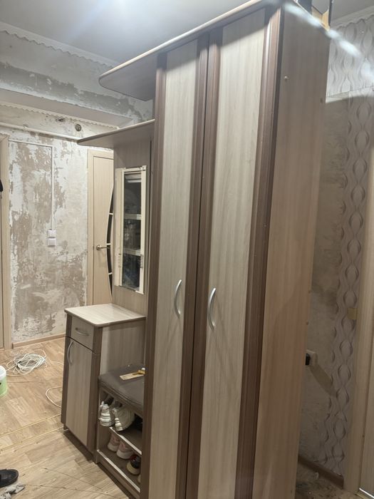 Продам прихожую в отличном состочнии